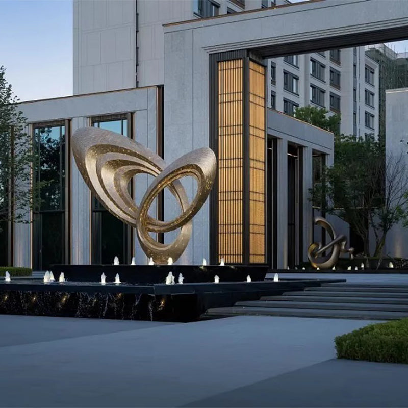 不锈钢翅膀雕塑