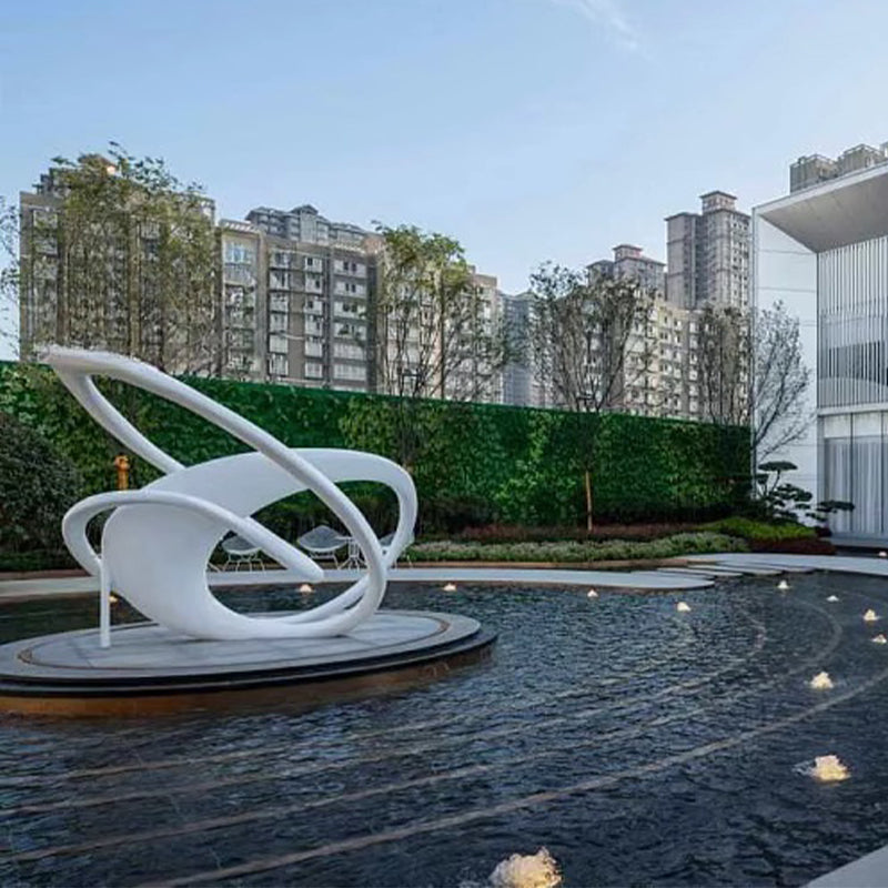 不锈钢翅膀雕塑