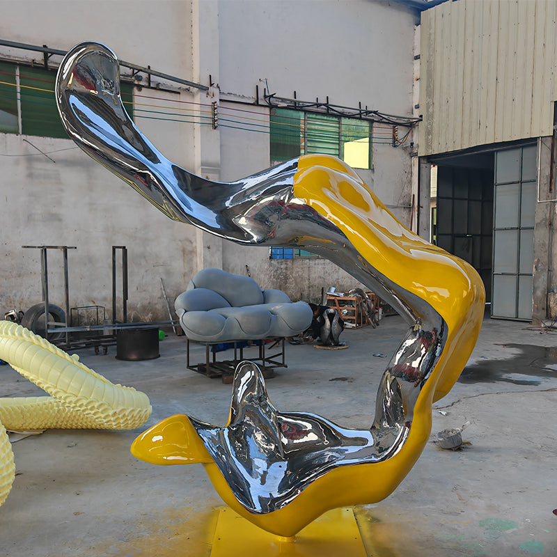 不锈钢云卷雕塑