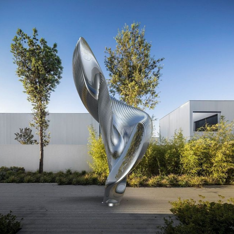 不锈钢翅膀雕塑
