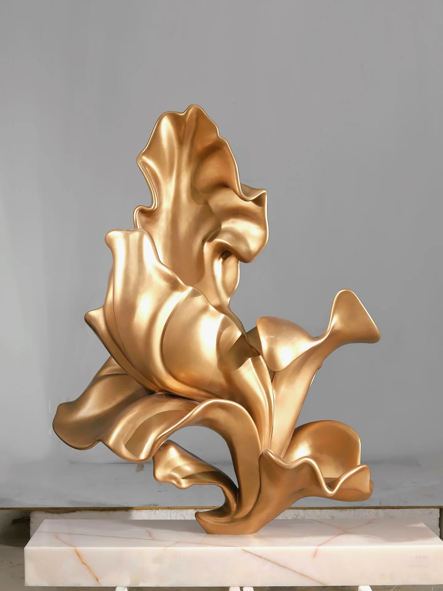 Abstract Glass Steel Flower Sculpture
